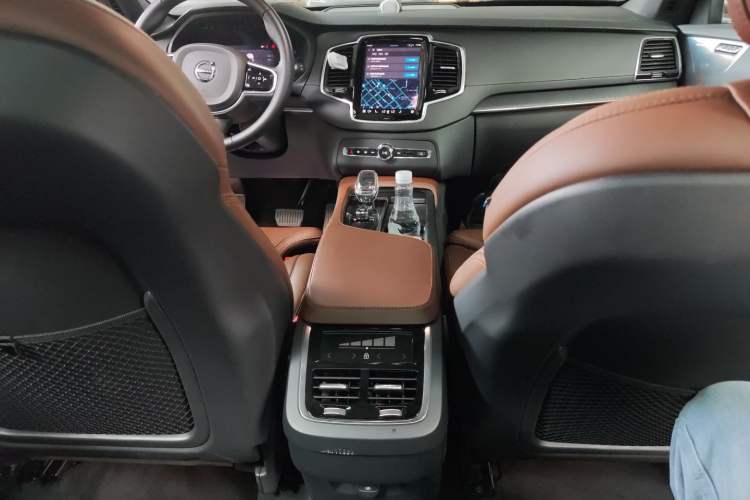 Used Volvo XC90 2023 B6 Zhiya Luxury 7-Seater Audio And AC Panel