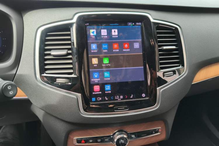 Used Volvo XC90 2023 B6 Zhiyi Luxury Edition 7-Seater Audio And AC Panel