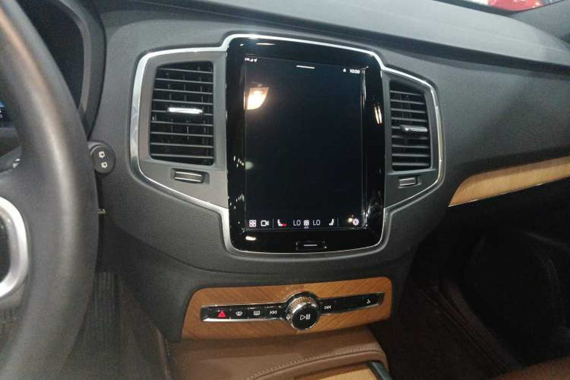Used Volvo XC90 2023 B5 SmartDrive Luxury Edition 7 Seats Audio And AC Panel