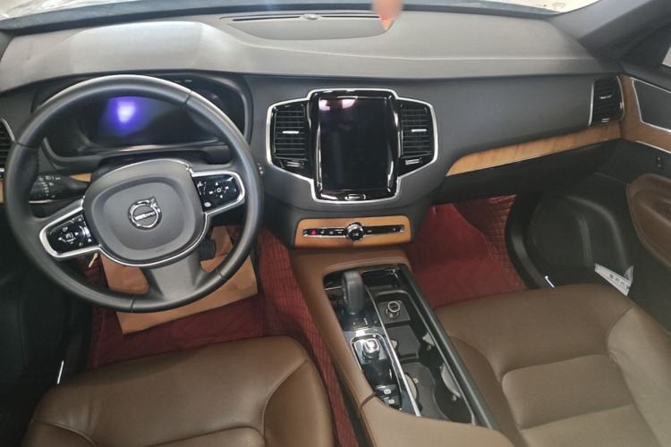 Used Volvo XC90 2023 B6 Zhiyi Luxury Edition 7-Seater Center Console