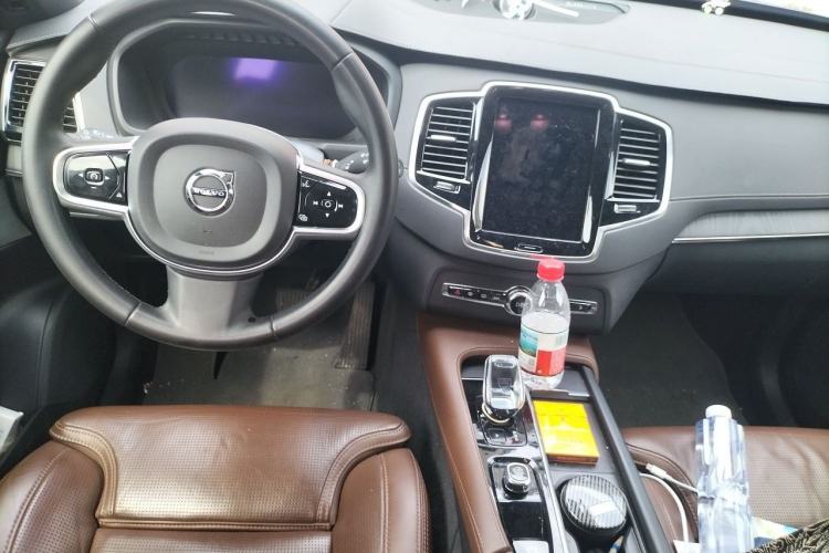 Used Volvo XC90 2023 B6 Zhiya Luxury 7-Seater Center Console