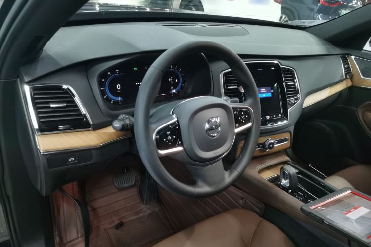 Used Volvo XC90 2023 B6 Zhiyi Luxury Edition 7-Seater Center Console