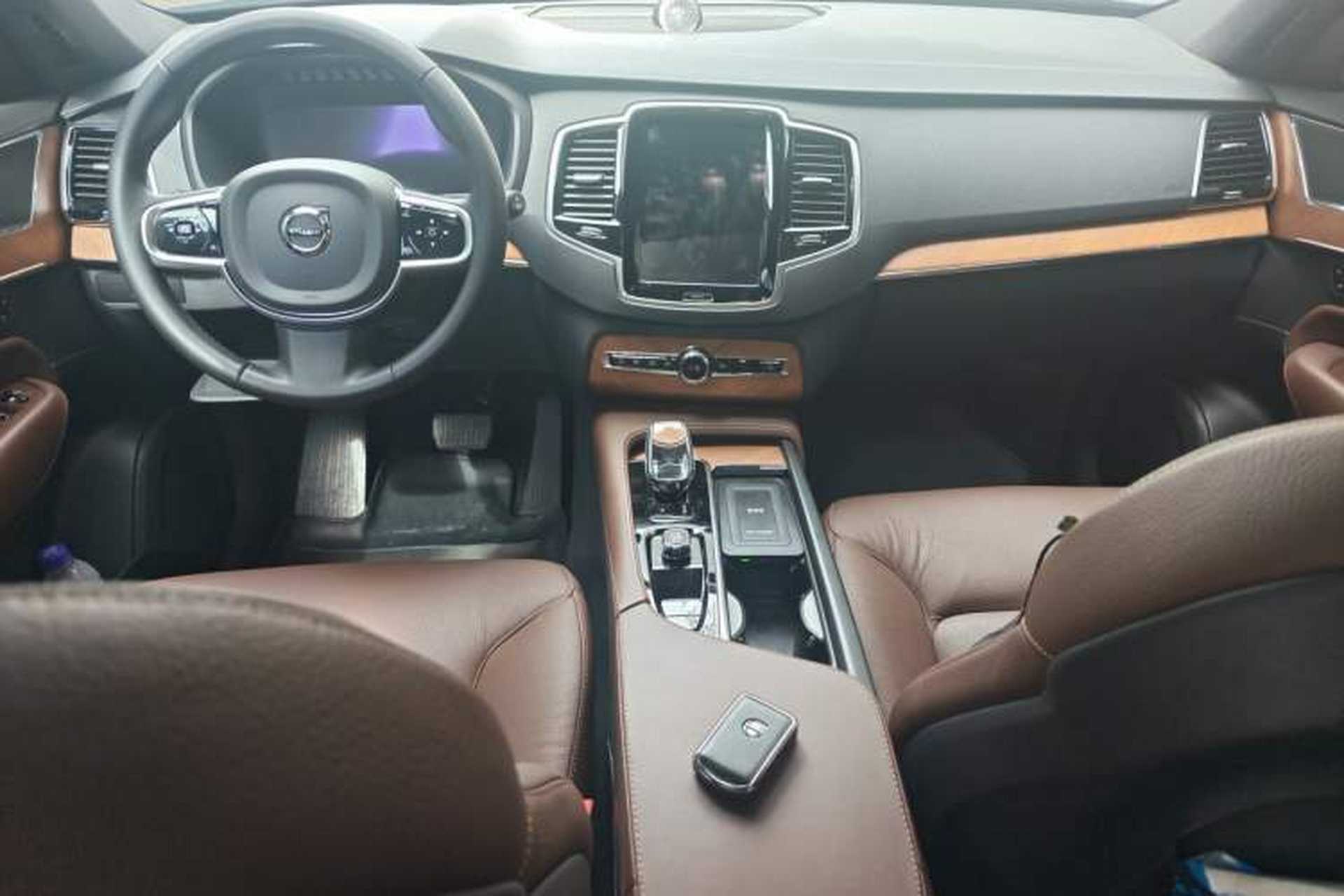 Used Volvo XC90 2023 B6 Zhiyi Luxury Edition 7-Seater Center Console
