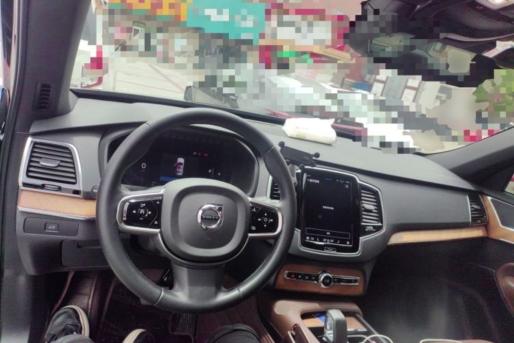Used Volvo XC90 2023 B6 Zhiyi Luxury Edition 7-Seater Center Console