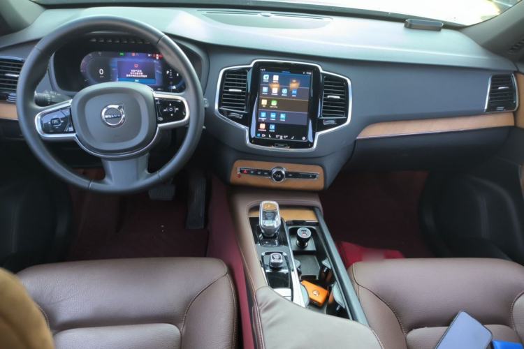 Used Volvo XC90 2023 B6 Zhiyi Luxury Edition 7-Seater Center Console