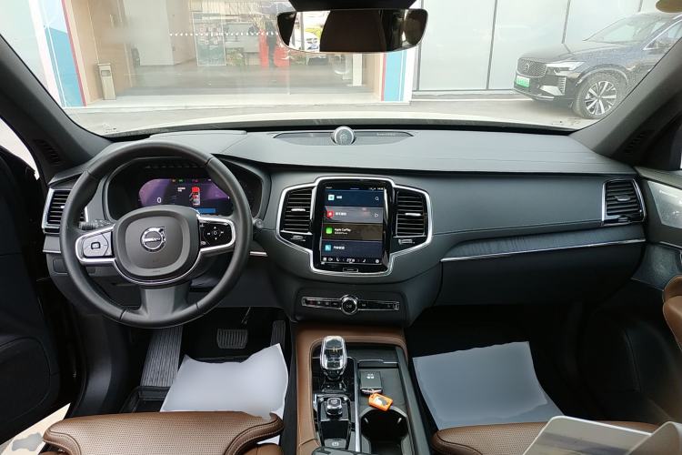 Used Volvo XC90 2023 B6 Zhiya Luxury 7-Seater Center Console