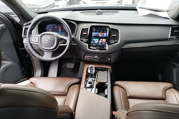 Used Volvo XC90 2023 B6 Zhiya Luxury 7-Seater Center Console