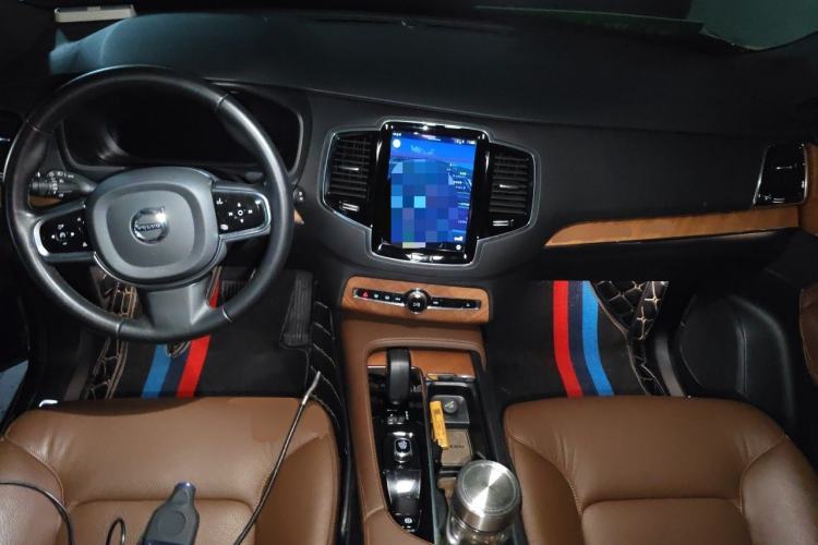 Used Volvo XC90 2023 B6 Zhiyi Luxury Edition 7-Seater Center Console