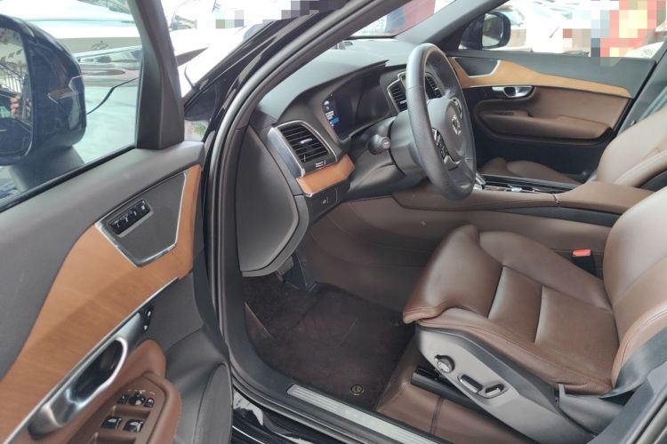 Used Volvo XC90 2023 B5 SmartDrive Luxury Edition 5 Seats Driver Seat
