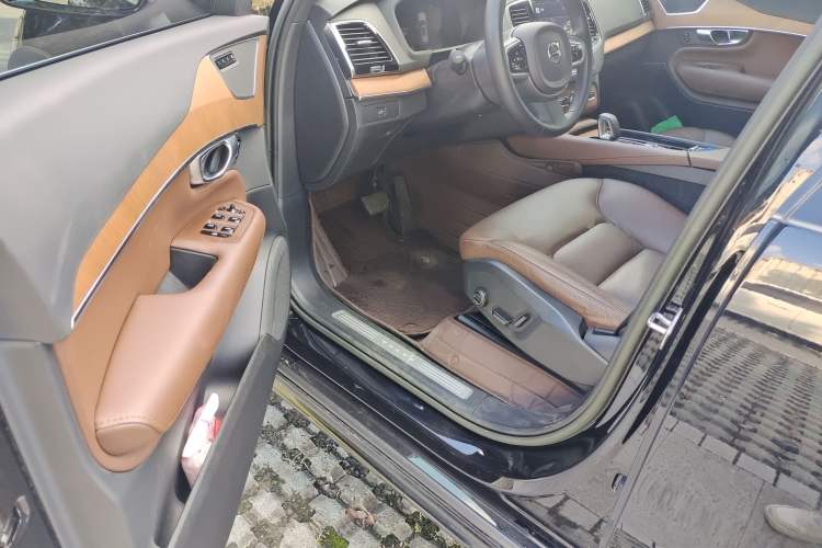 Used Volvo XC90 2023 B6 Zhiyi Luxury Edition 7-Seater Driver Seat