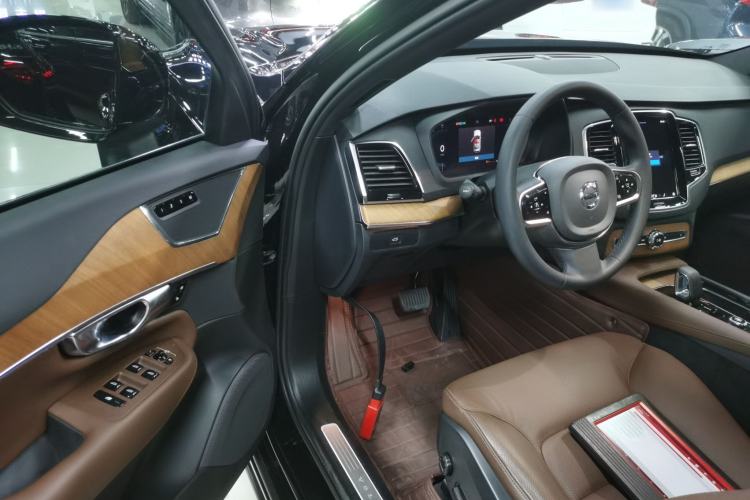 Used Volvo XC90 2023 B6 Zhiyi Luxury Edition 7-Seater Driver Seat