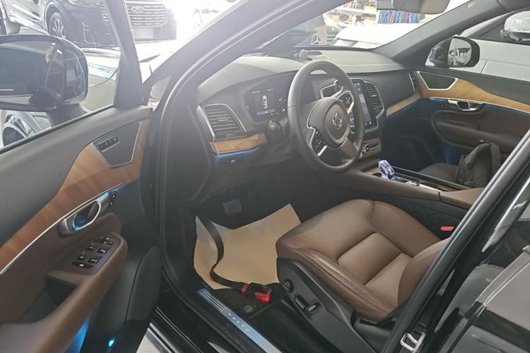 Used Volvo XC90 2023 B5 SmartDrive Luxury Edition 5 Seats Driver Seat