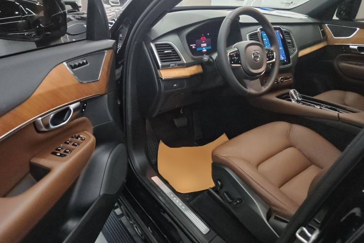 Used Volvo XC90 2023 B5 SmartDrive Luxury Edition 7 Seats Driver Seat