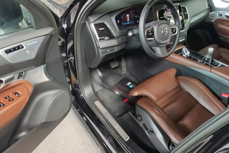 Used Volvo XC90 2023 B6 Zhiya Luxury 7-Seater Driver Seat