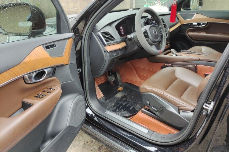 Used Volvo XC90 2023 B5 SmartDrive Luxury Edition 5 Seats Driver Seat