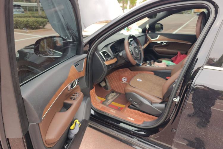 Used Volvo XC90 2023 B5 SmartDrive Luxury Edition 5 Seats Driver Seat