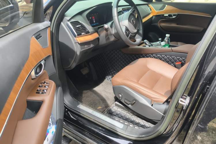 Used Volvo XC90 2023 B6 Zhiyi Luxury Edition 7-Seater Driver Seat