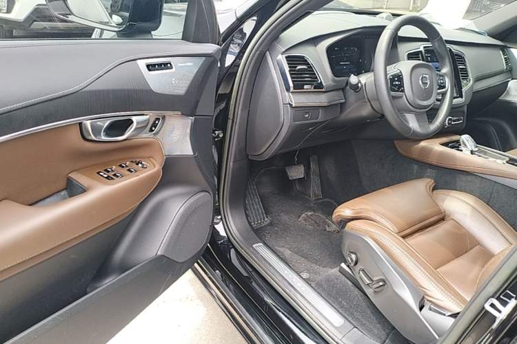 Used Volvo XC90 2023 B6 Zhiya Luxury 7-Seater Driver Seat