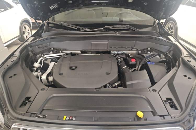 Used Volvo XC90 2023 B6 Zhiyi Luxury Edition 7-Seater Engine Bay