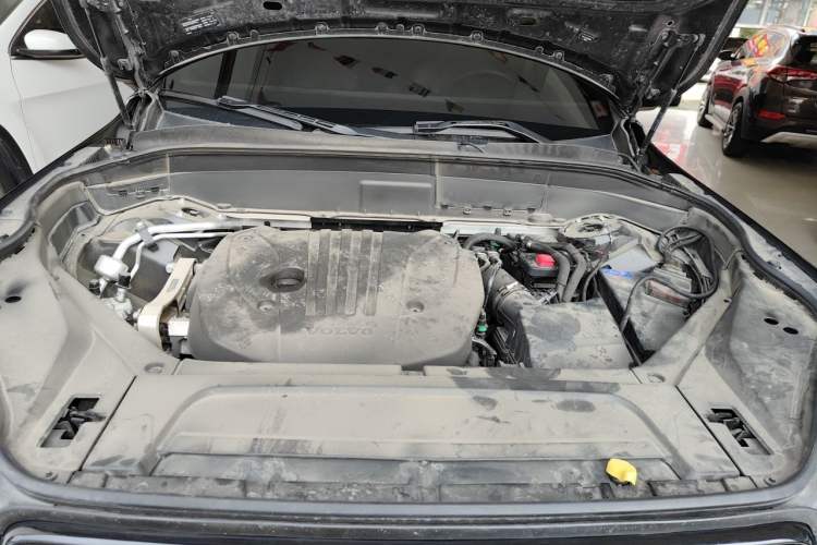 Used Volvo XC90 2023 B5 SmartDrive Luxury Edition 5 Seats Engine Bay