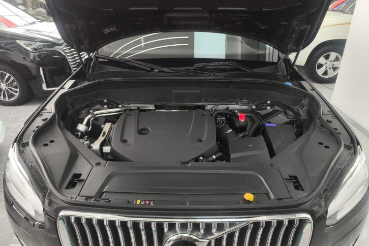 Used Volvo XC90 2023 B6 Zhiyi Luxury Edition 7-Seater Engine Bay