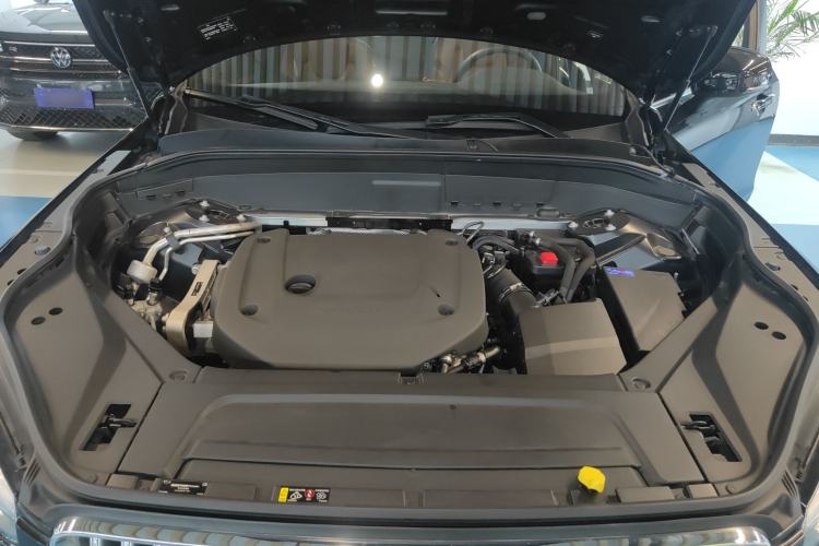 Used Volvo XC90 2023 B6 Zhiyi Luxury Edition 7-Seater Engine Bay