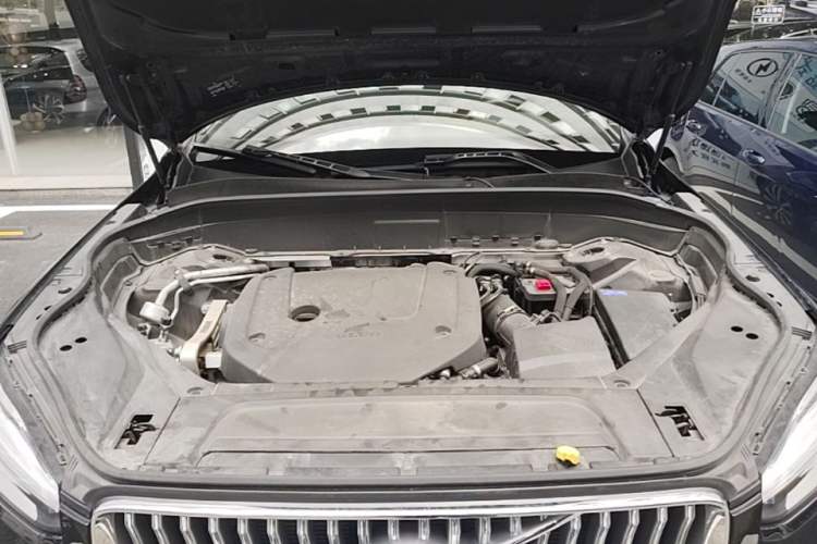 Used Volvo XC90 2023 B6 Zhiyi Luxury Edition 7-Seater Engine Bay