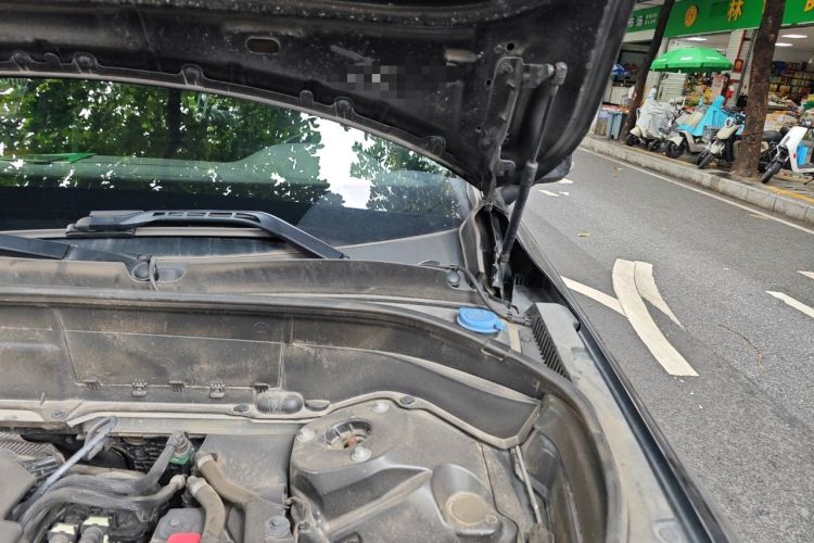 Used Volvo XC90 2023 B6 Zhiyi Luxury Edition 7-Seater Engine Bay Left