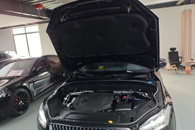 Used Volvo XC90 2023 B6 Zhiyi Luxury Edition 7-Seater Engine Bay