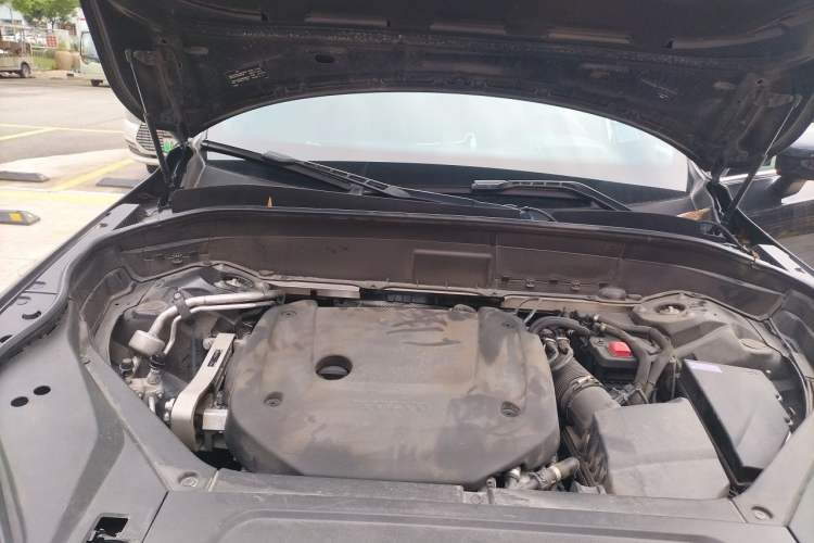 Used Volvo XC90 2023 B6 Zhiya Luxury 7-Seater Engine Bay Right