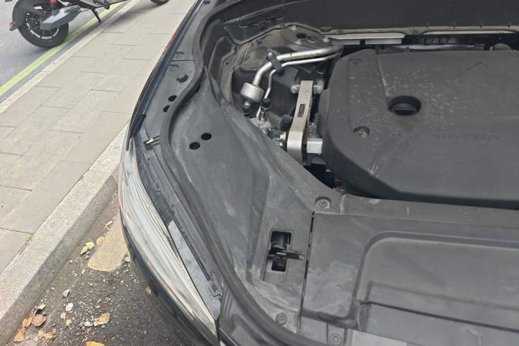 Used Volvo XC90 2023 B6 Zhiyi Luxury Edition 7-Seater Engine Bay Right