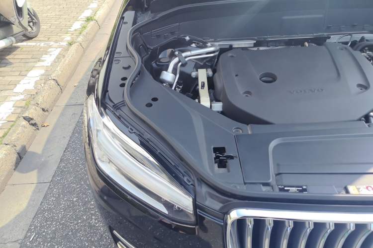 Used Volvo XC90 2023 B6 Zhiyi Luxury Edition 7-Seater Engine Bay Right