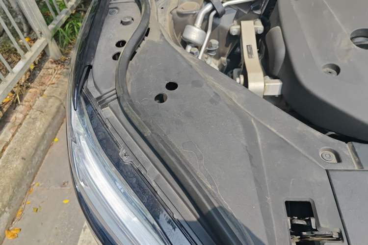 Used Volvo XC90 2023 B6 Zhiya Luxury 7-Seater Engine Bay Right