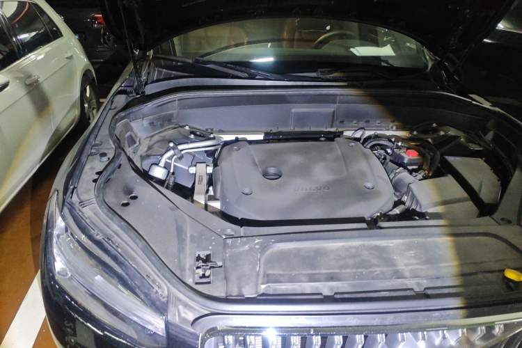 Used Volvo XC90 2023 B6 Zhiyi Luxury Edition 7-Seater Engine Bay Right