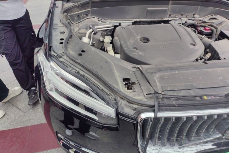 Used Volvo XC90 2023 B6 Zhiyi Luxury Edition 7-Seater Engine Bay Right