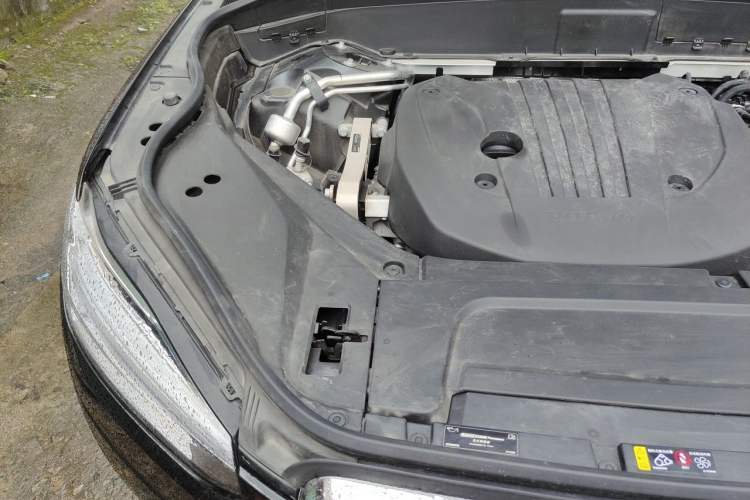Used Volvo XC90 2023 B5 SmartDrive Luxury Edition 5 Seats Engine Bay Right