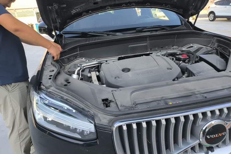 Used Volvo XC90 2023 B6 Zhiyi Luxury Edition 7-Seater Engine Bay Right