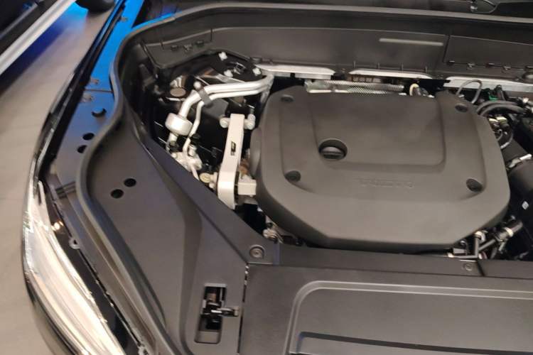 Used Volvo XC90 2023 B6 Zhiyi Luxury Edition 7-Seater Engine Bay Right