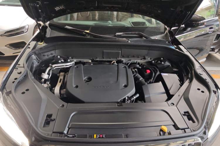Used Volvo XC90 2023 B6 Zhiya Luxury 7-Seater Engine Bay