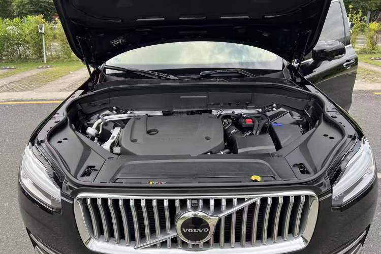 Used Volvo XC90 2023 B6 Zhiyi Luxury Edition 7-Seater Engine Bay