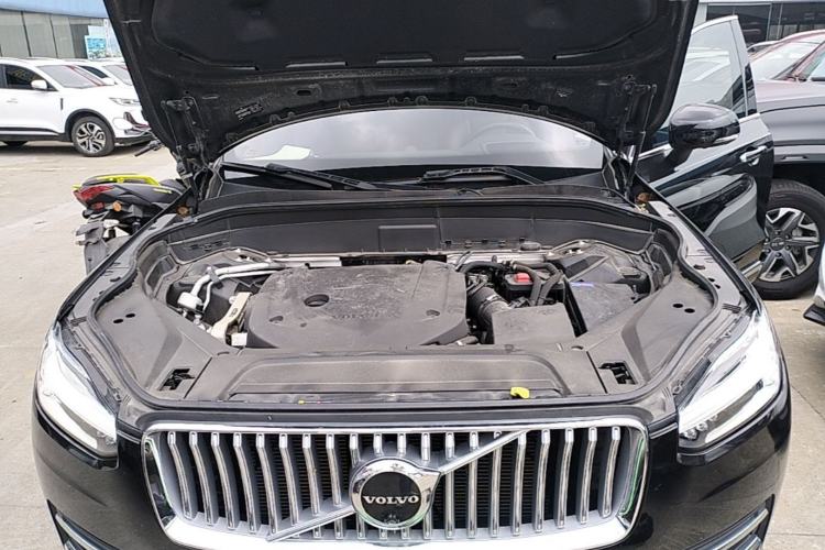 Used Volvo XC90 2023 B6 Zhiya Luxury 7-Seater Engine Bay