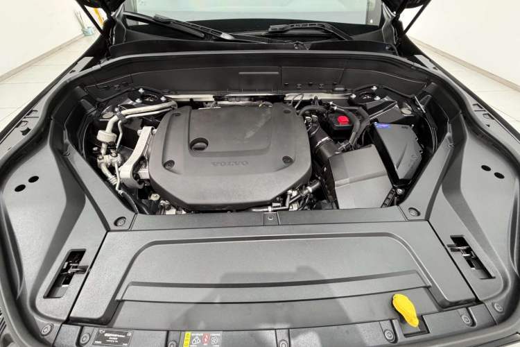 Used Volvo XC90 2023 B6 Zhiyi Luxury Edition 7-Seater Engine Bay