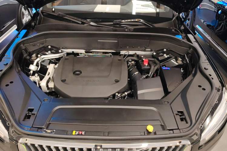 Used Volvo XC90 2023 B6 Zhiyi Luxury Edition 7-Seater Engine Bay