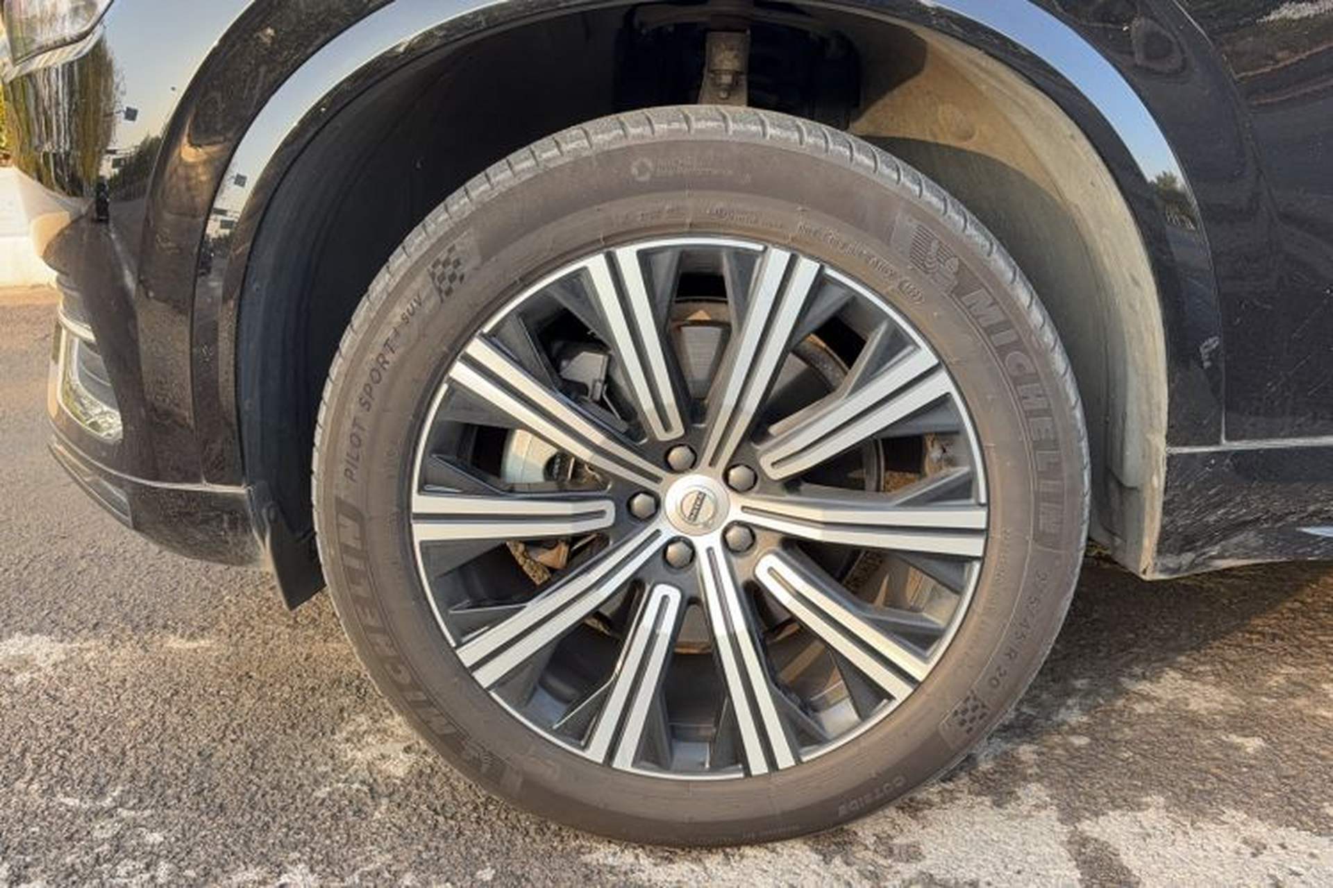 Used Volvo XC90 2023 B5 SmartDrive Luxury Edition 7 Seats Exterior 2