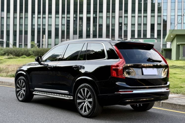 Used Volvo XC90 2023 B5 SmartDrive Luxury Edition 5 Seats Exterior 3