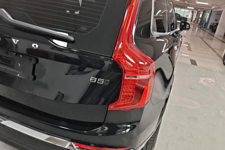 Used Volvo XC90 2023 B5 SmartDrive Luxury Edition 7 Seats Exterior 3