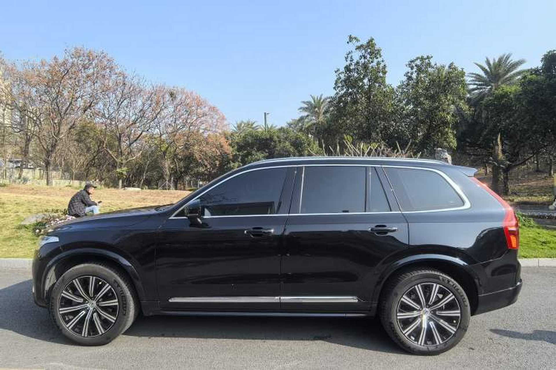 Used Volvo XC90 2023 B5 SmartDrive Luxury Edition 5 Seats Exterior 3
