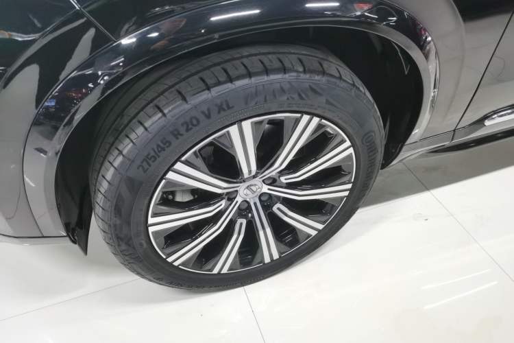 Used Volvo XC90 2023 B6 Zhiyi Luxury Edition 7-Seater Exterior 4