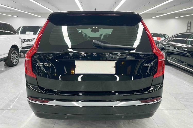 Used Volvo XC90 2023 B5 SmartDrive Luxury Edition 5 Seats Exterior 4