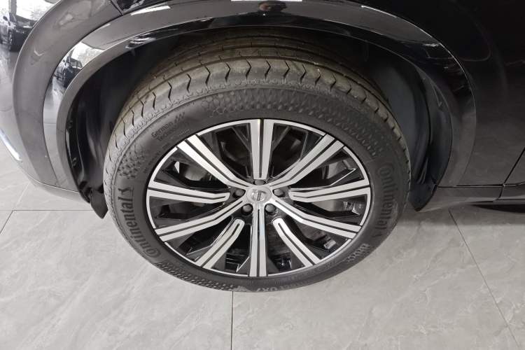Used Volvo XC90 2023 B5 SmartDrive Luxury Edition 5 Seats Exterior 4